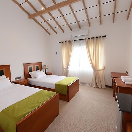 Seasons Hotel Kurunegala Ngoại thất bức ảnh