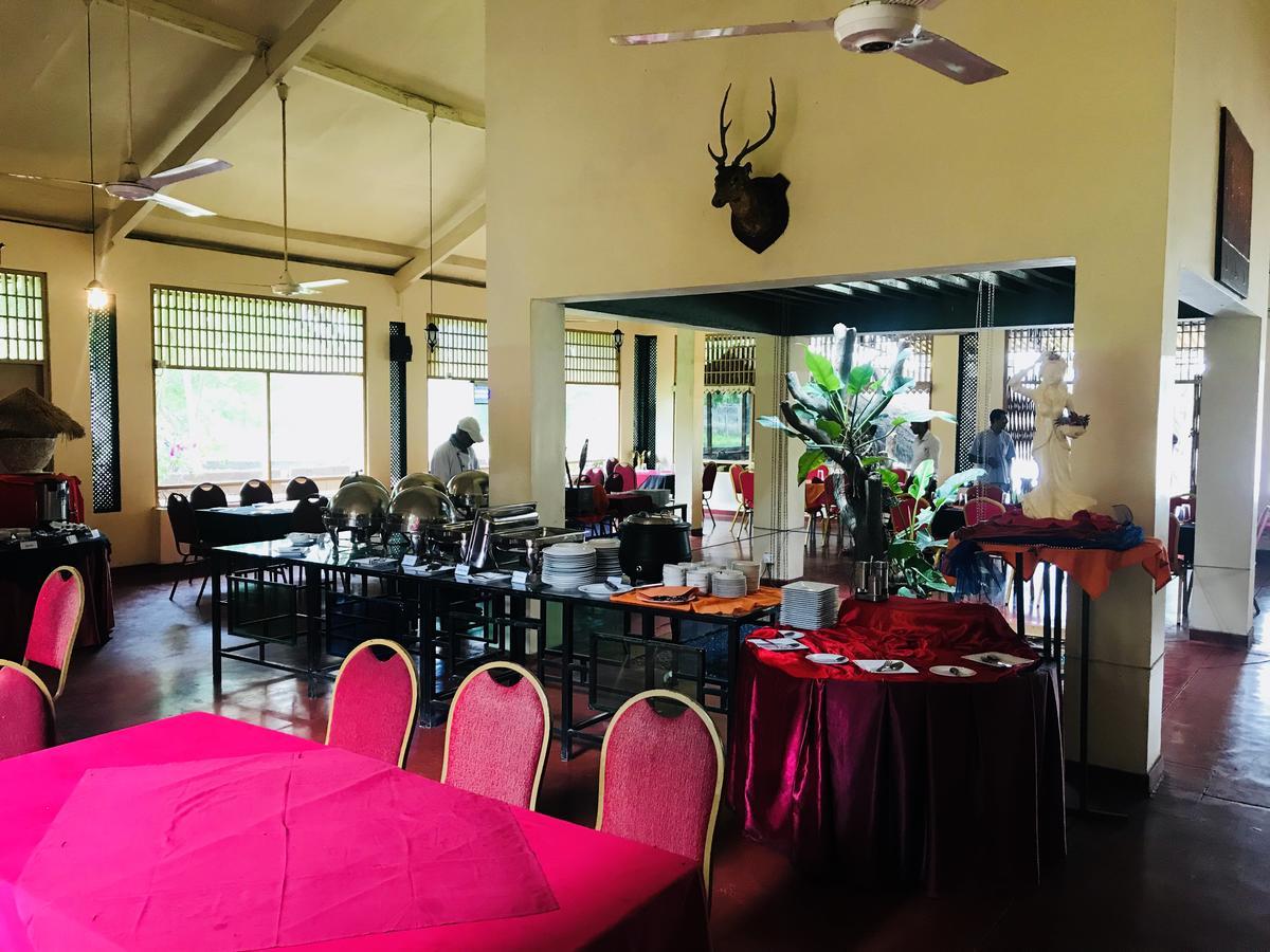 Seasons Hotel Kurunegala Ngoại thất bức ảnh