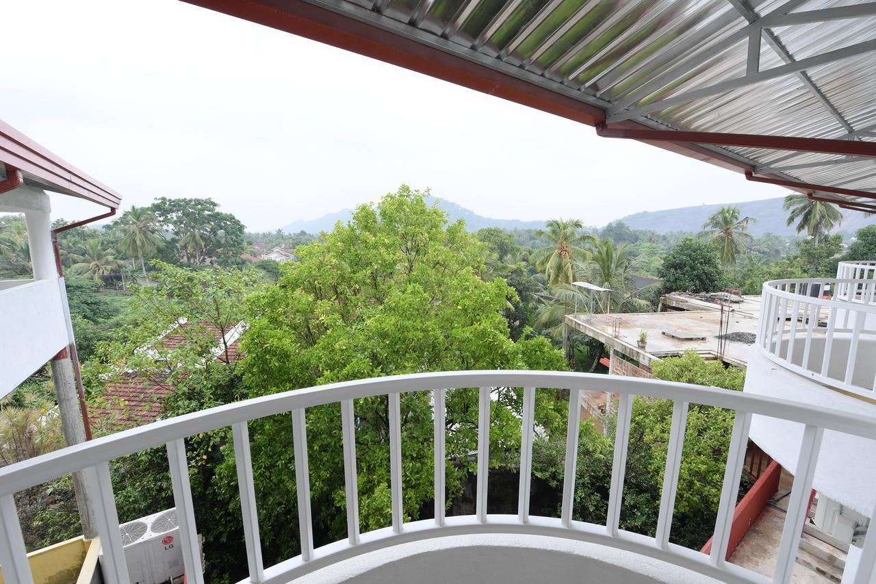 Seasons Hotel Kurunegala Ngoại thất bức ảnh